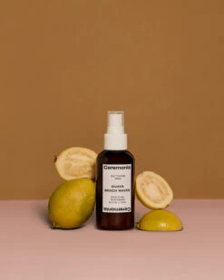 Guava Beach Waves Spray Texturisant 11 Guava Beach Waves Spray Texturisant -Beaute Luxe Soldes 0332 Ceremonia GUAVA BEACH WAVES INGREDIENTS SH 03 BROWN BACKDROP 059