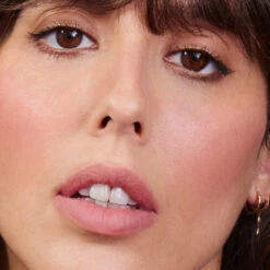 Bisou Blush Crème 34 Bisou Blush Crème -Beaute Luxe Soldes 2vfr bisou blush aissa carre