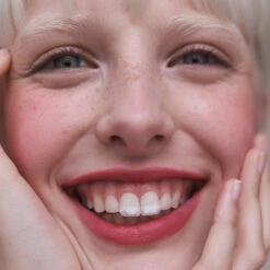 Bisou Blush Crème 27 Bisou Blush Crème -Beaute Luxe Soldes 3vfr bisou blush ines carre