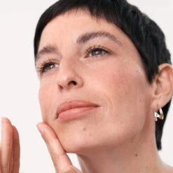 UV Damage Rescue Sérum Après-Soleil 8 UV Damage Rescue Sérum Après-Soleil -Beaute Luxe Soldes 4vfr serums superlatif UV damage rescue carre