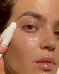 Bright Start Activated Crème Regard Éclaircissante 5 Bright Start Activated Crème Regard Éclaircissante -Beaute Luxe Soldes Captured ecran2023 02 13a17.45.22