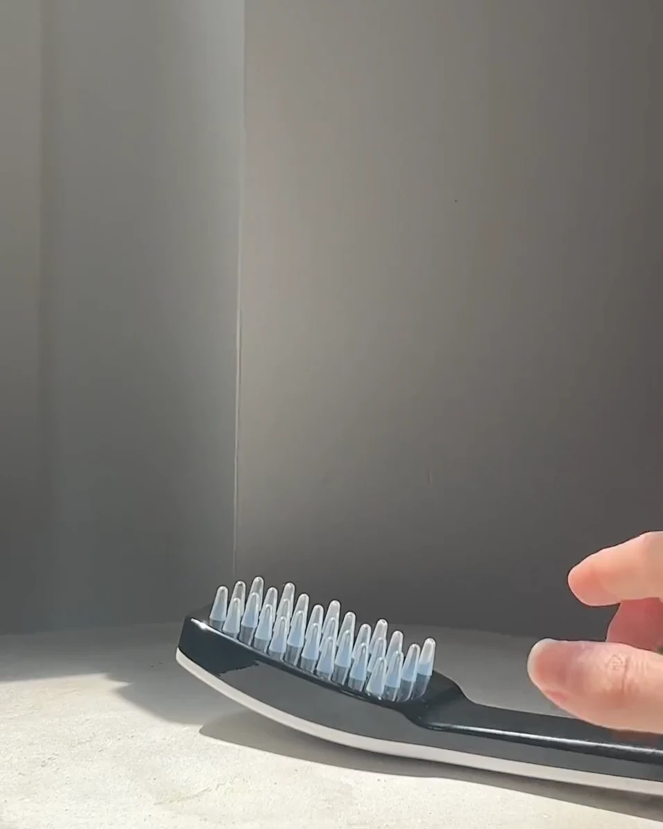 Intensive Hair & Scalp LED Light Therapy Brosse Cheveux 3 Intensive Hair & Scalp LED Light Therapy Brosse Cheveux – Image 3