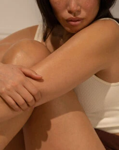 The Classic Hint Of Summer Autobronzant Éclat 9 The Classic Hint Of Summer Autobronzant Éclat -Beaute Luxe Soldes Corps5 viki post