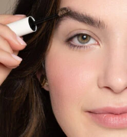 Brow Gel Gel Sourcils 17 Brow Gel Gel Sourcils -Beaute Luxe Soldes ILIAEssentialBrowGel M 3