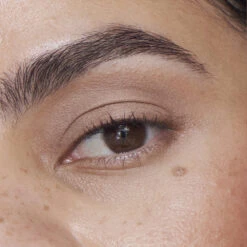 Liquid Powder Matte Eye Tint Fard à Paupières Crème Mat 38 Liquid Powder Matte Eye Tint Fard à Paupières Crème Mat -Beaute Luxe Soldes Liquid Powder Matte Comparision Grid CORK