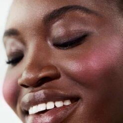 RMS Beauty ReDimension Hydra Powder Blush -Beaute Luxe Soldes visuel modele blush rms PommFizz