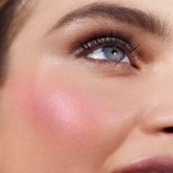 RMS Beauty ReDimension Hydra Powder Blush -Beaute Luxe Soldes visuel modele blush rms beauty French Rose